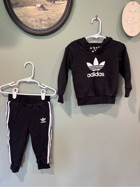 ADIDAS 2 piece sweatsuit toddler